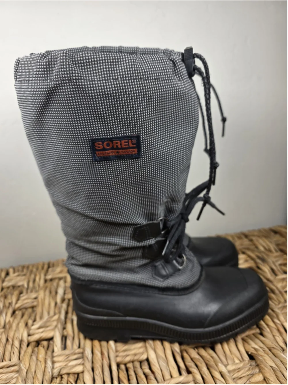 Vintage Sorel Kaufman Canada Women 8 Snow Boots Black Gray Made in Canada Winter